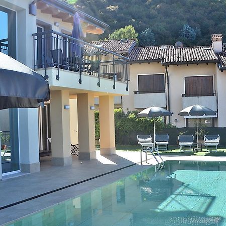 South Apartment With Pool Torri Del Benaco Luaran gambar