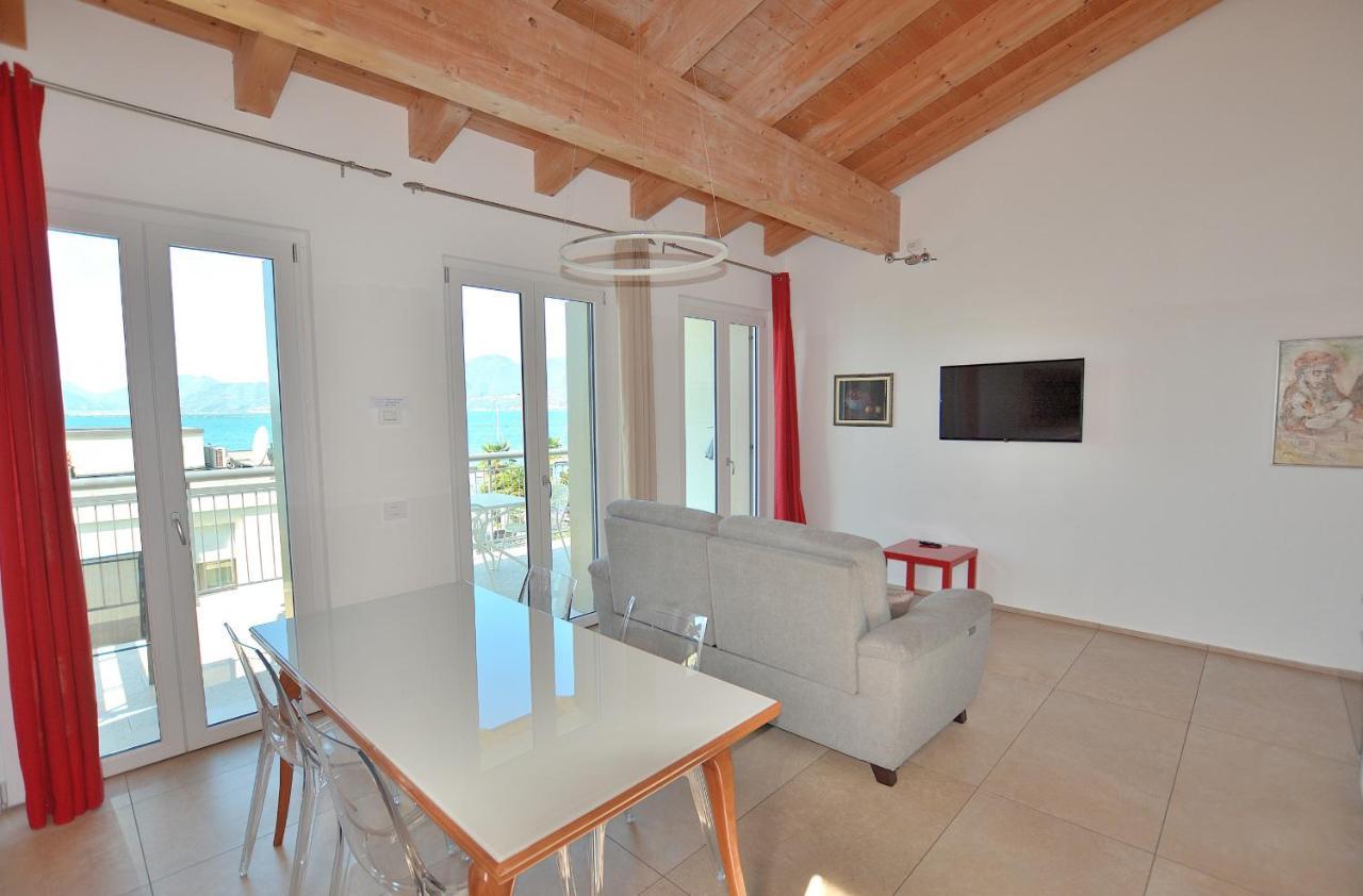 South Apartment With Pool Torri Del Benaco Luaran gambar