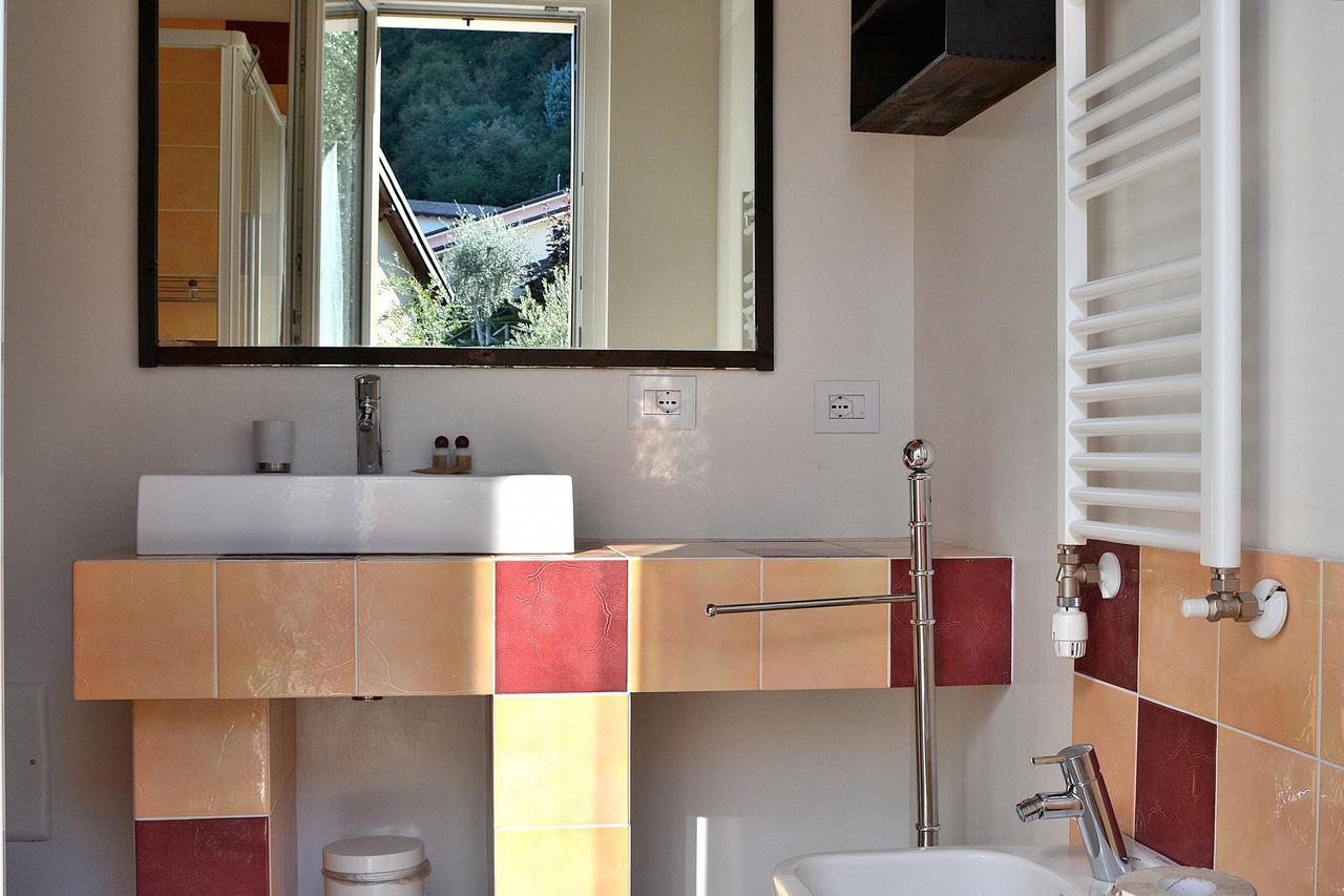 South Apartment With Pool Torri Del Benaco Luaran gambar