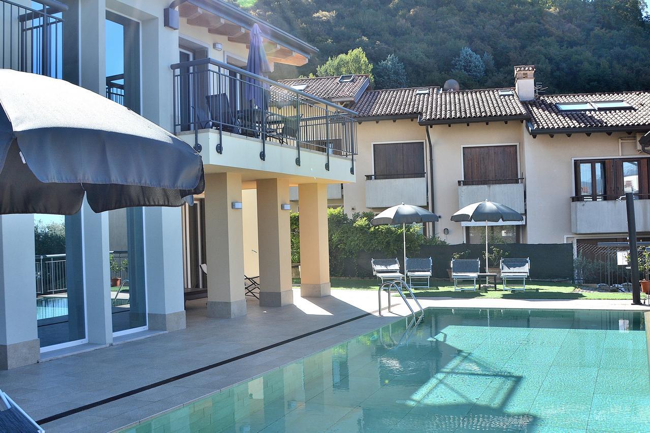 South Apartment With Pool Torri Del Benaco Luaran gambar